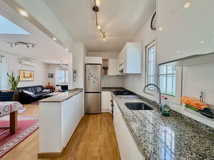 Image No.9-3 Bed Villa for sale