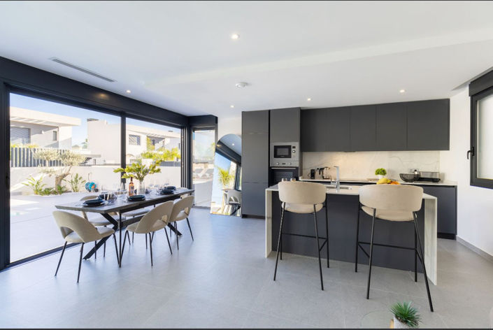 Image No.17-3 Bed Villa for sale