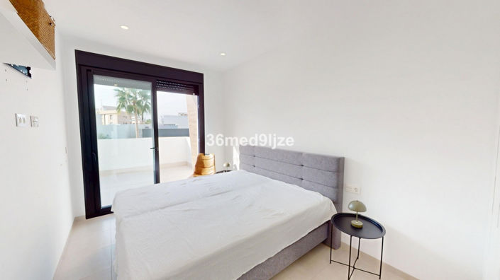 Image No.19-3 Bed Villa for sale