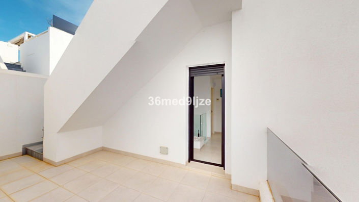 Image No.28-3 Bed Villa for sale