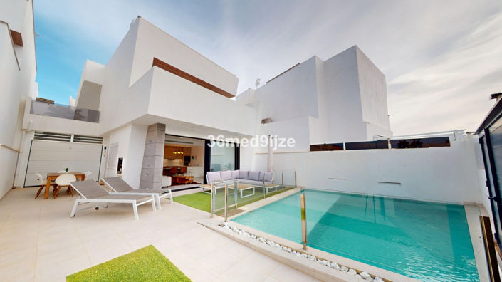 Image No.3-3 Bed Villa for sale