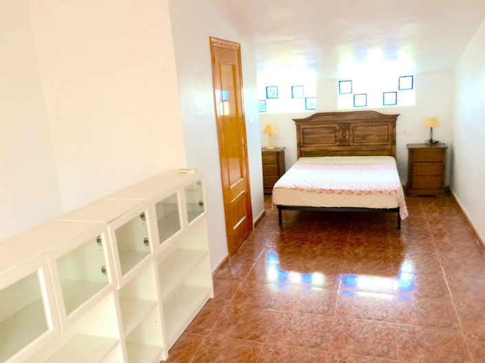 Image No.10-3 Bed Townhouse for sale