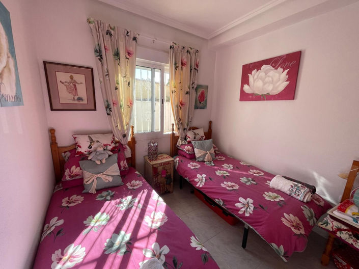 Image No.19-3 Bed Townhouse for sale