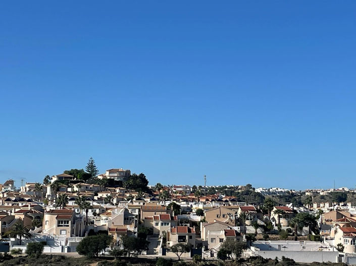 Image No.29-3 Bed Townhouse for sale