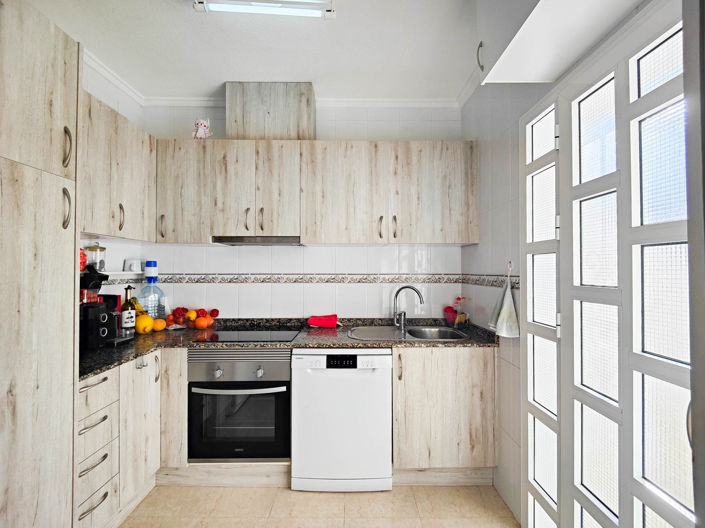 Image No.33-2 Bed Townhouse for sale