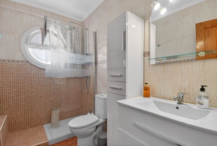 Image No.11-3 Bed Townhouse for sale