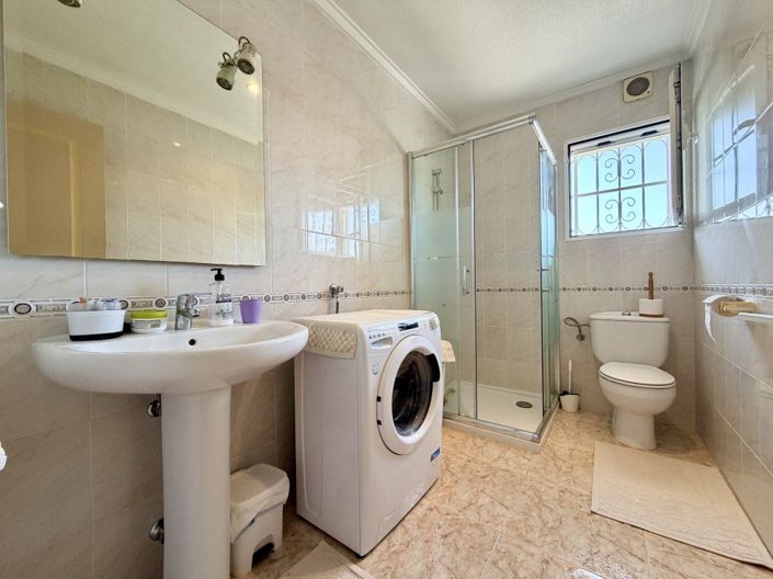 Image No.5-5 Bed Villa for sale