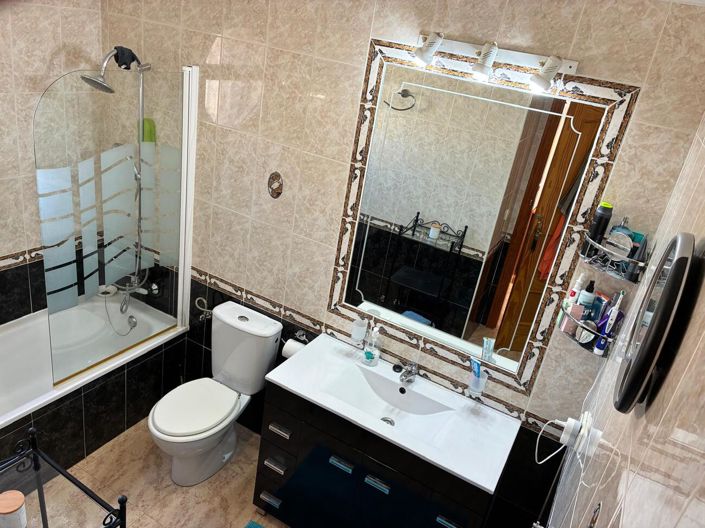 Image No.17-3 Bed Townhouse for sale