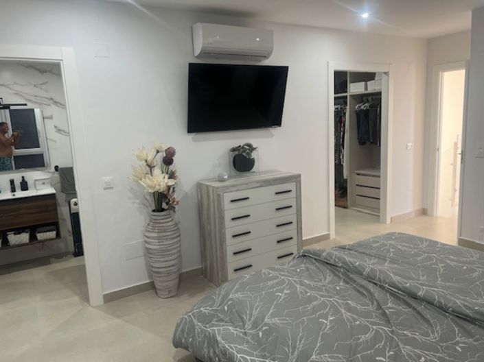 Image No.11-3 Bed Villa for sale