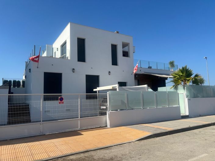 Image No.25-3 Bed Villa for sale