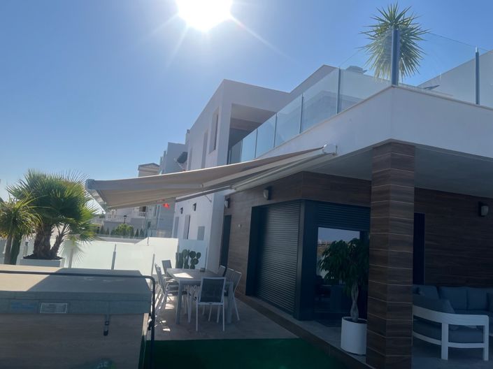 Image No.26-3 Bed Villa for sale