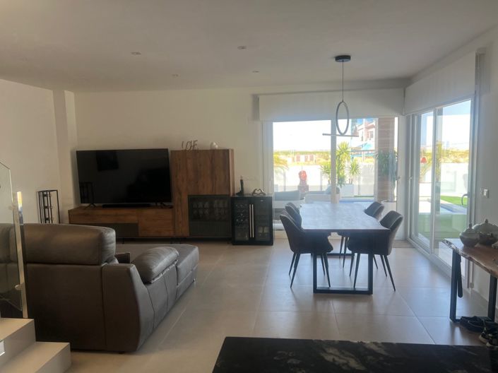 Image No.7-3 Bed Villa for sale