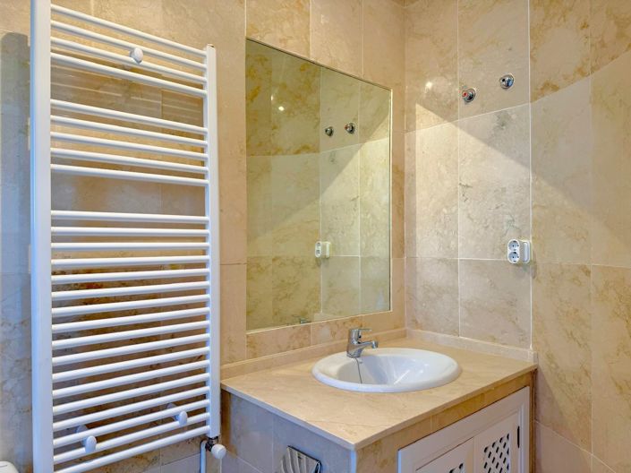 Image No.20-3 Bed Villa for sale