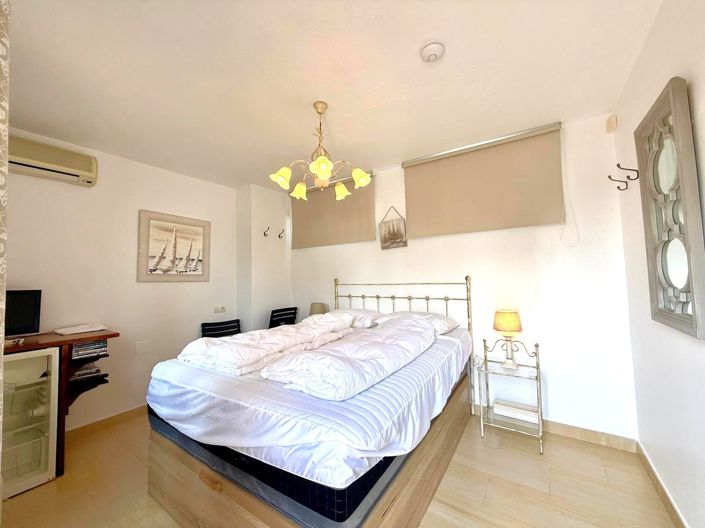 Image No.17-3 Bed Townhouse for sale