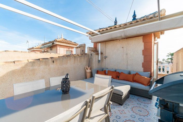 Image No.30-2 Bed Townhouse for sale