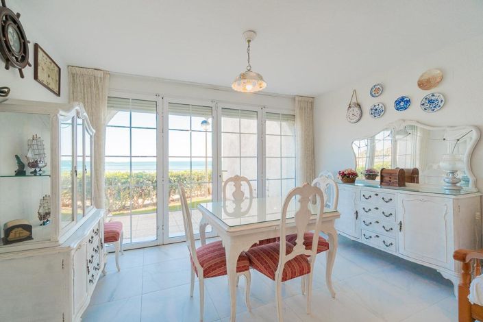 Image No.16-2 Bed Townhouse for sale