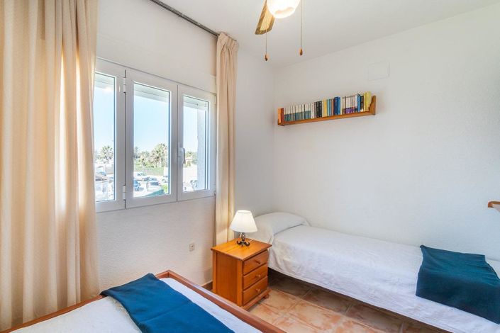 Image No.25-2 Bed Townhouse for sale