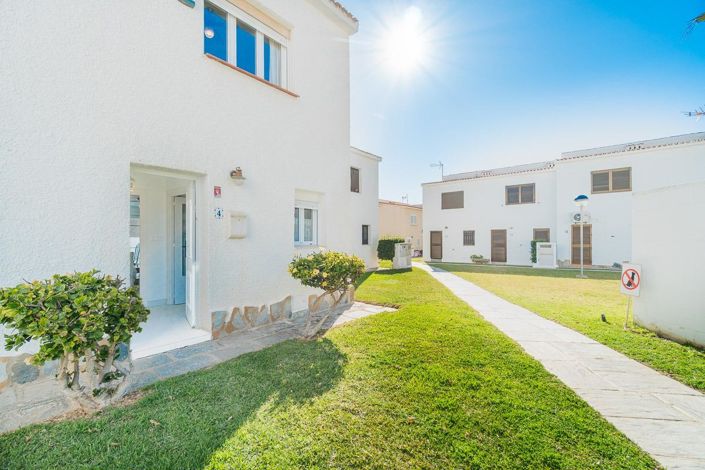 Image No.3-2 Bed Townhouse for sale