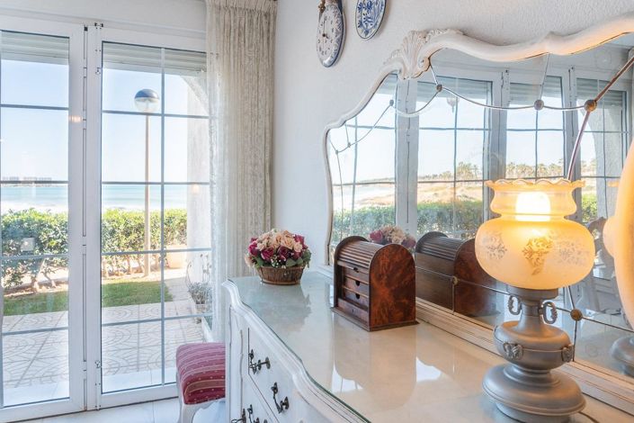 Image No.38-2 Bed Townhouse for sale