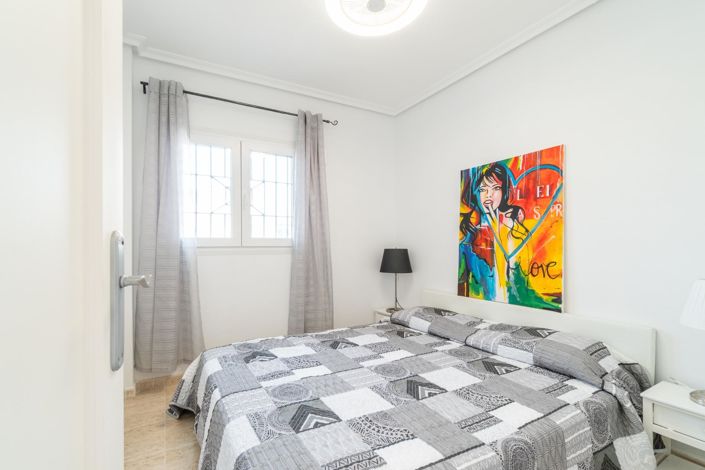 Image No.15-3 Bed Townhouse for sale