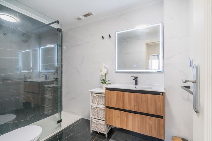 Image No.17-3 Bed Townhouse for sale