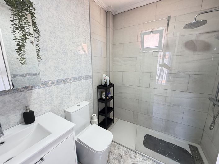 Image No.20-3 Bed Apartment for sale