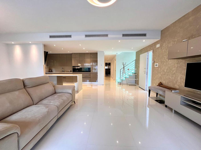 Image No.4-4 Bed Villa for sale