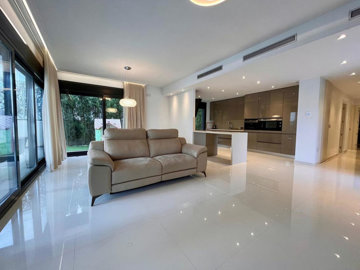 76792de7f3cbbfe0aac8cd6a2af6f886ea9e3