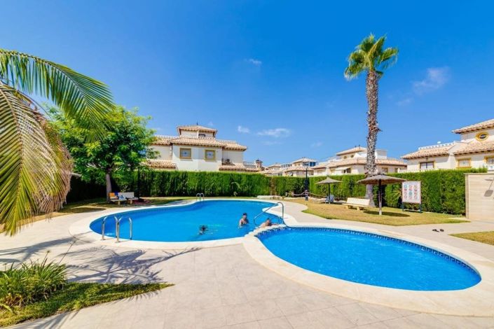 Image No.2-Maison de ville de 2 chambres à vendre à Cabo Roig