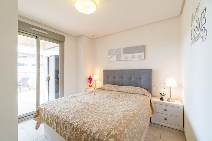 Image No.25-2 Bed Apartment for sale