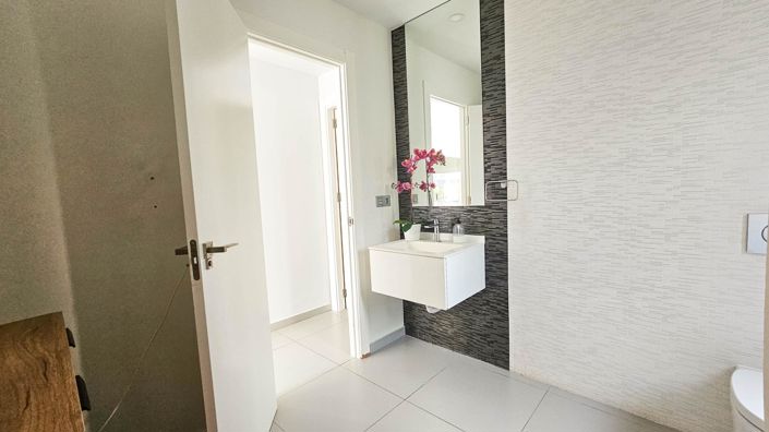 Image No.11-3 Bed Villa for sale