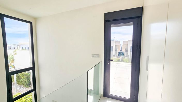 Image No.22-3 Bed Villa for sale