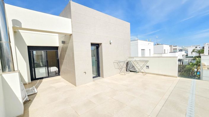 Image No.25-3 Bed Villa for sale