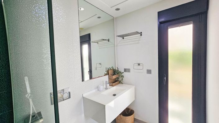 Image No.4-3 Bed Villa for sale