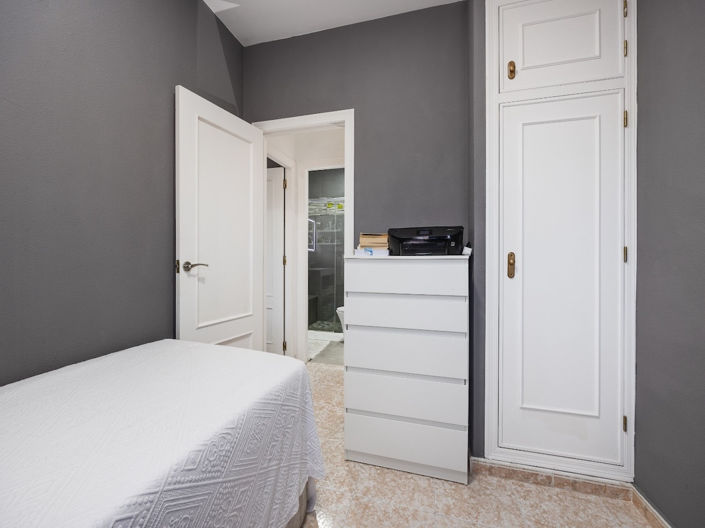 Image No.27-2 Bed Townhouse for sale