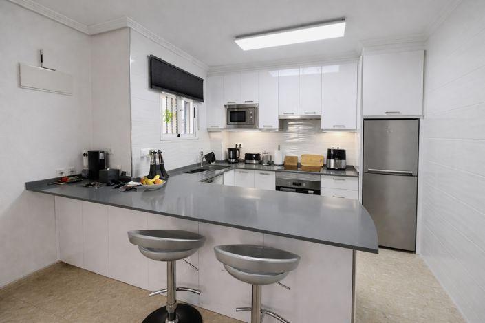 Image No.9-2 Bed Townhouse for sale