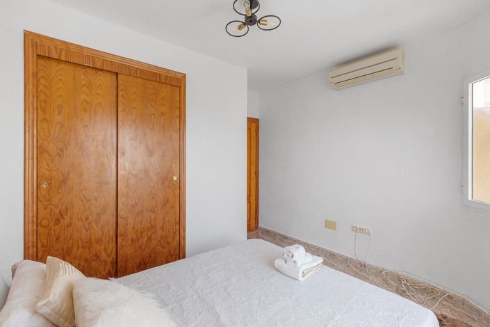 Image No.20-2 Bed Townhouse for sale