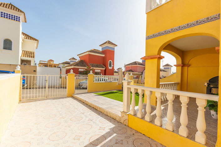 Image No.28-2 Bed Townhouse for sale