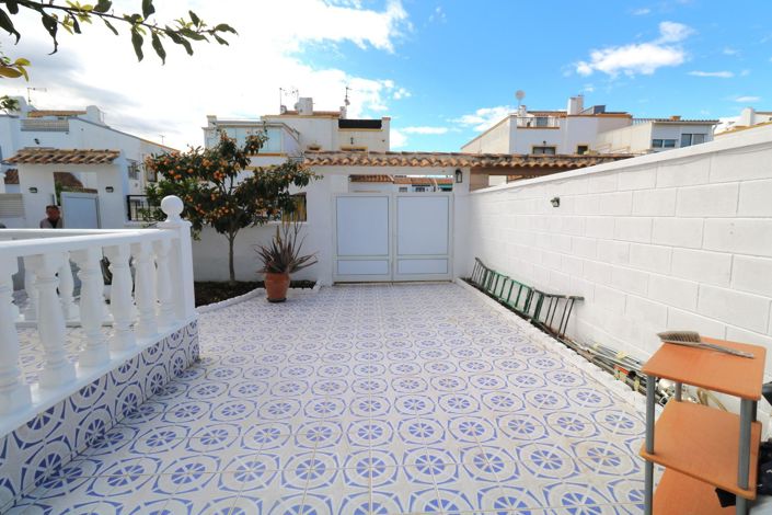 Image No.20-3 Bed Townhouse for sale