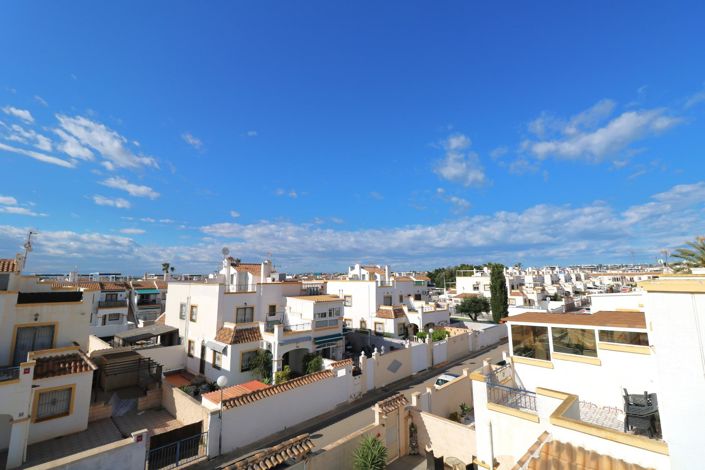 Image No.27-3 Bed Townhouse for sale