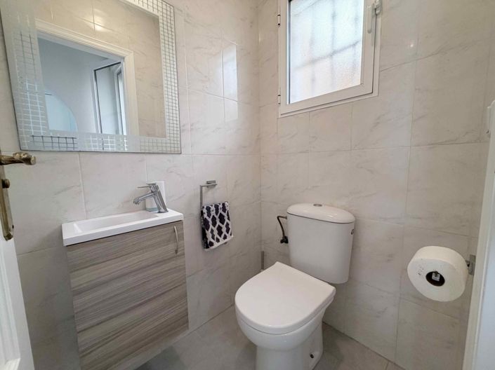 Image No.14-3 Bed Townhouse for sale