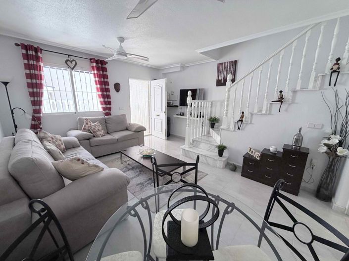 Image No.8-3 Bed Townhouse for sale