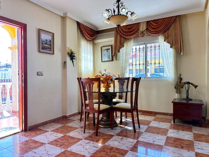 Image No.10-2 Bed Townhouse for sale