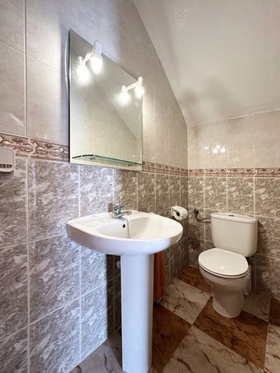 Image No.15-2 Bed Townhouse for sale