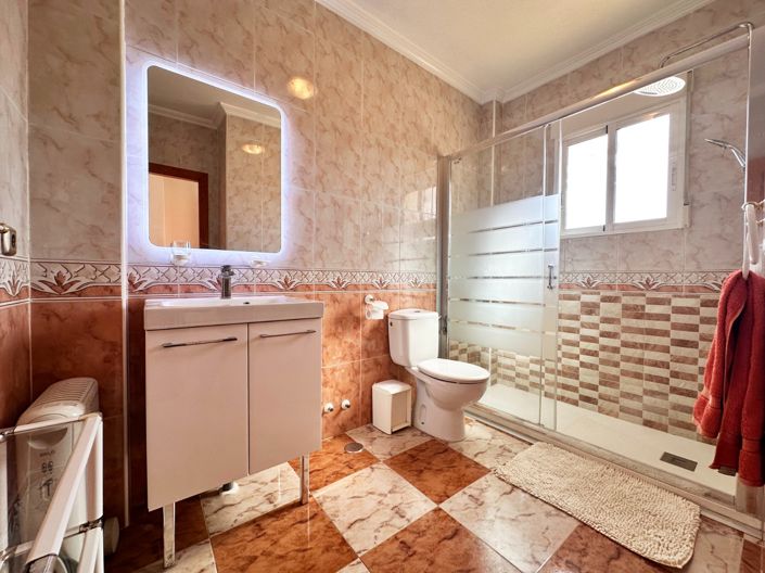 Image No.27-2 Bed Townhouse for sale