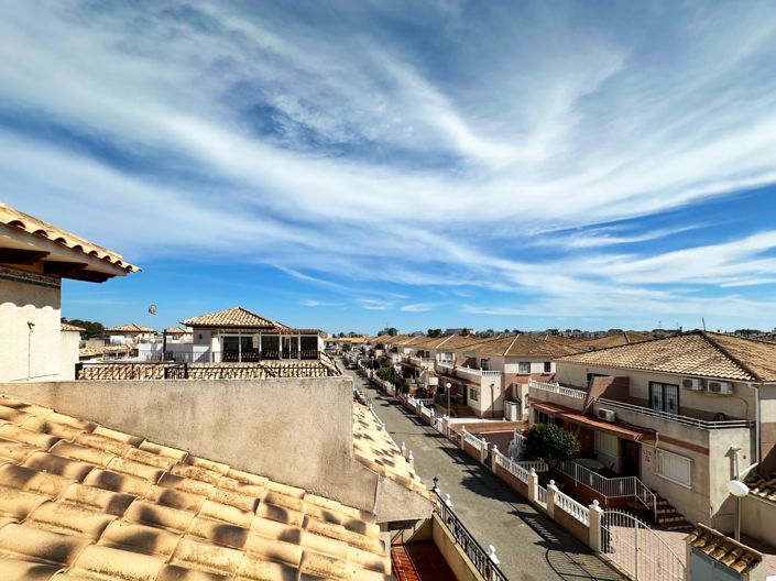 Image No.32-2 Bed Townhouse for sale