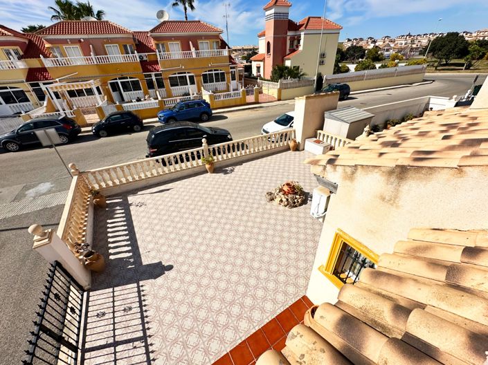 Image No.35-2 Bed Townhouse for sale