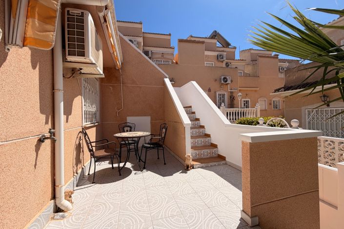 Image No.31-2 Bed Townhouse for sale