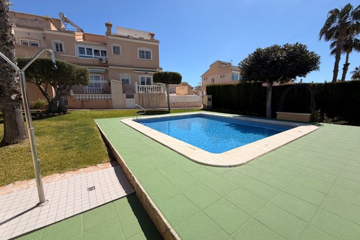 Image No.33-2 Bed Townhouse for sale