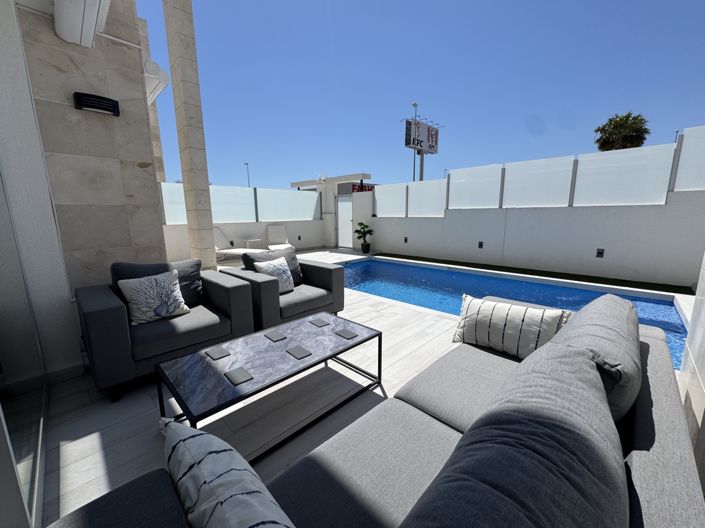Image No.38-4 Bed Villa for sale